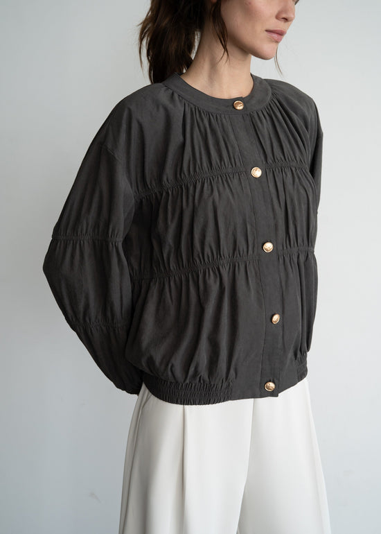 LIGHTWEIGHT SUEDE ELASTIC PIPING BLOUSON JACKET – CREW NECK LAYERING ESSENTIAL