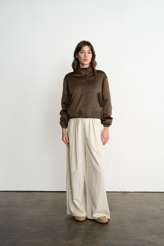 ELLE GREY LIGHTWEIGHT SNAP-FRONT JACKET WITH HIGH COLLAR – BROWN