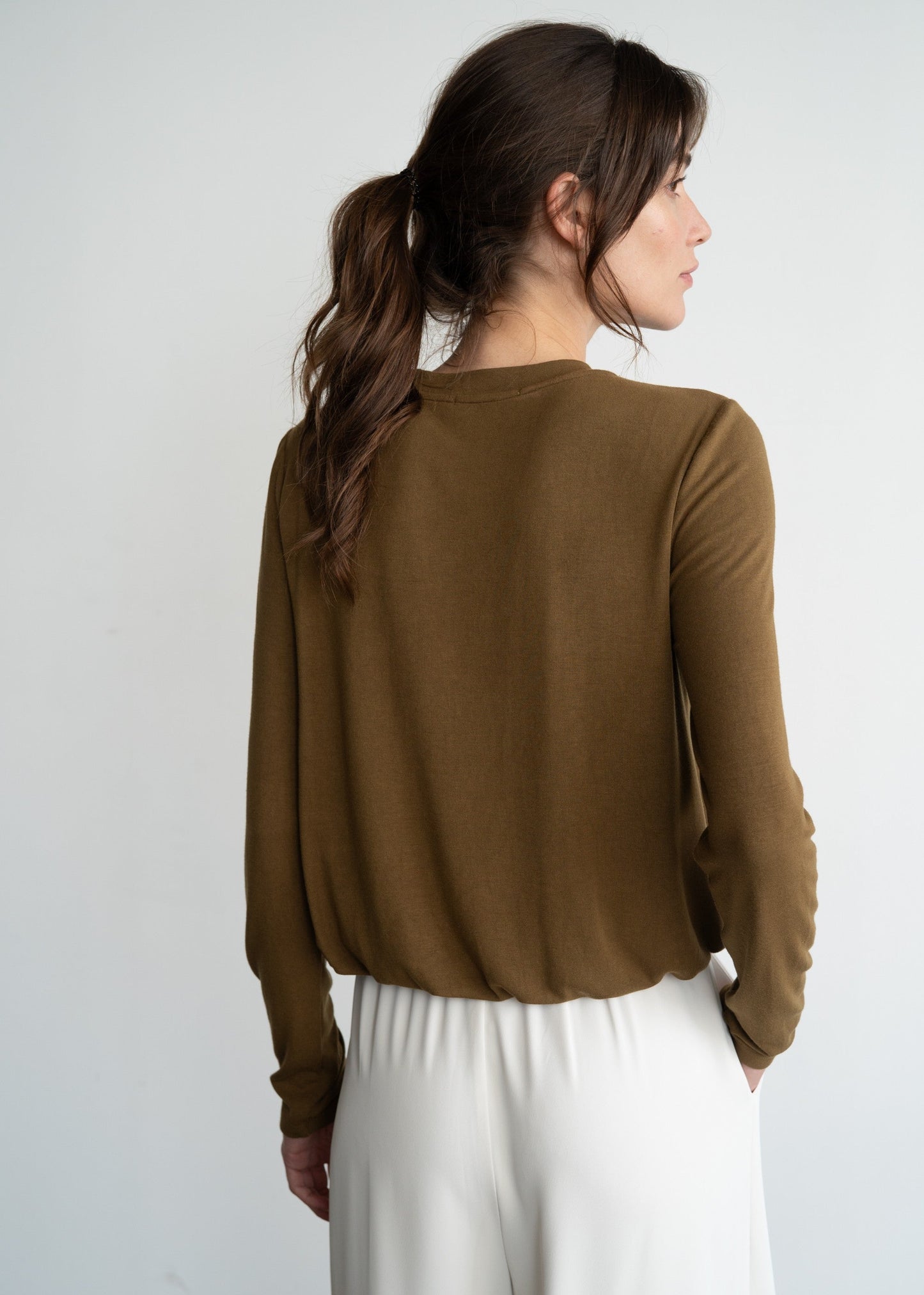 BUBBLE HEM LONG SLEEVE T-SHIRT – RELAXED MODERN CREWNECK