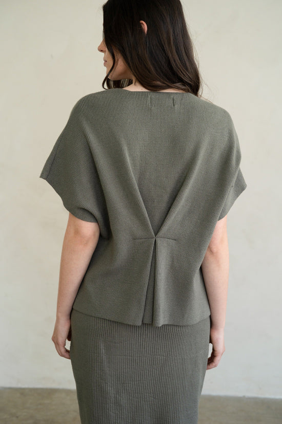 ELLE GREY OLIVE HIDDEN BUTTON SHORT SLEEVE SWEATER TOP