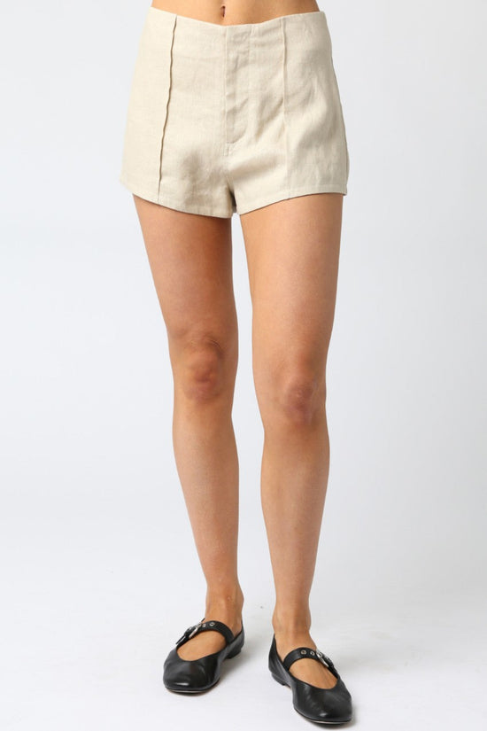 OLIVACEOUS CORA SHORTS – WOVEN LINEN SHORTS WITH FRONT ZIPPER AND LINE DETAILS