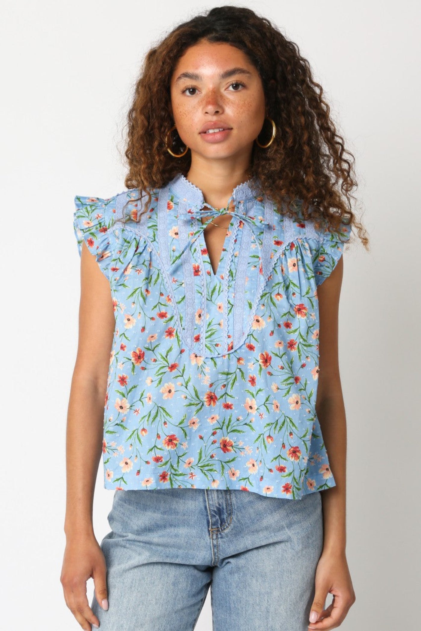 OLIVACEOUS AYLEN FLORAL SHIRT – FEMININE TIE-FRONT BLOUSE WITH RUFFLED HEM