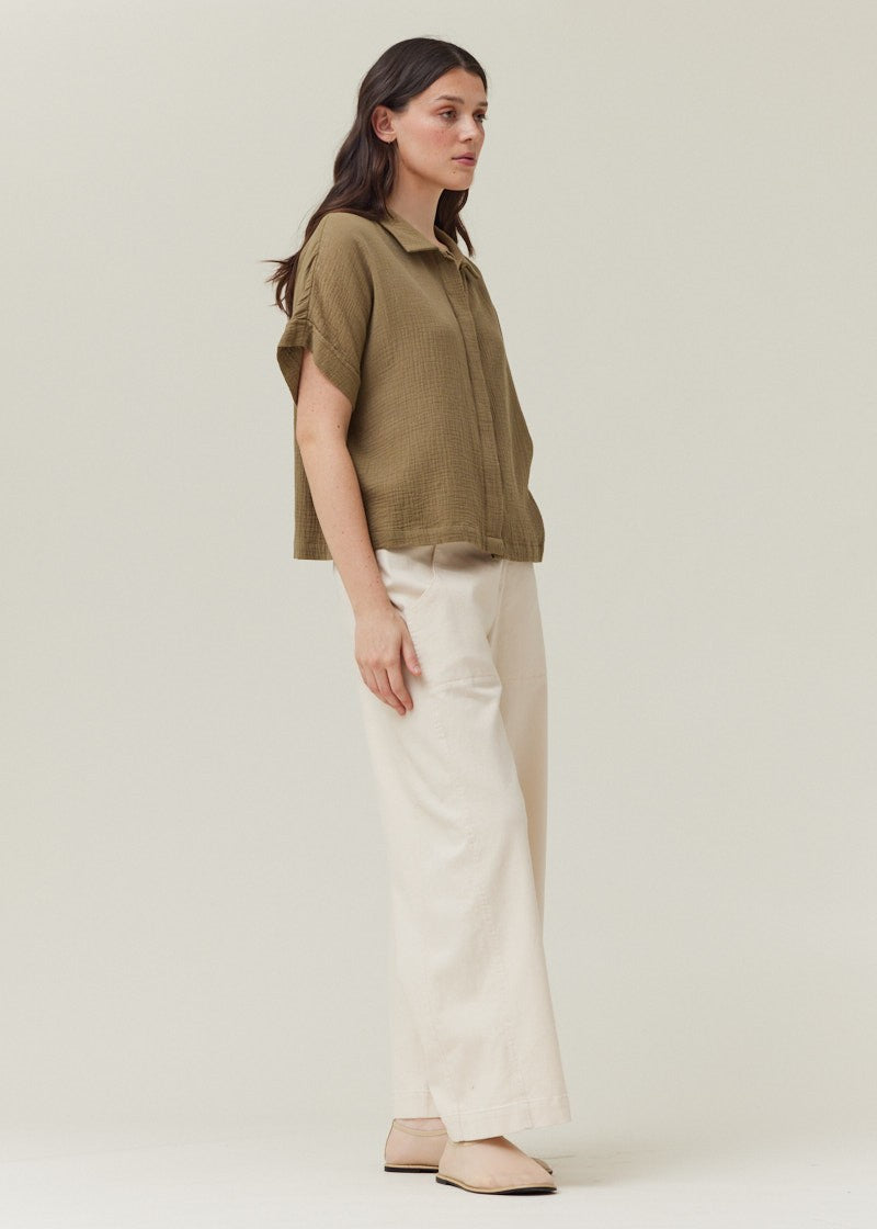 GRADE & GATHER THE COTTON GAUZE SHORT SLEEVE SHIRT – LIGHTWEIGHT AND BREATHABLE WITH A CLEAN, INVISIBLE BUTTON-DOWN DESIGN OLIVE COLOR