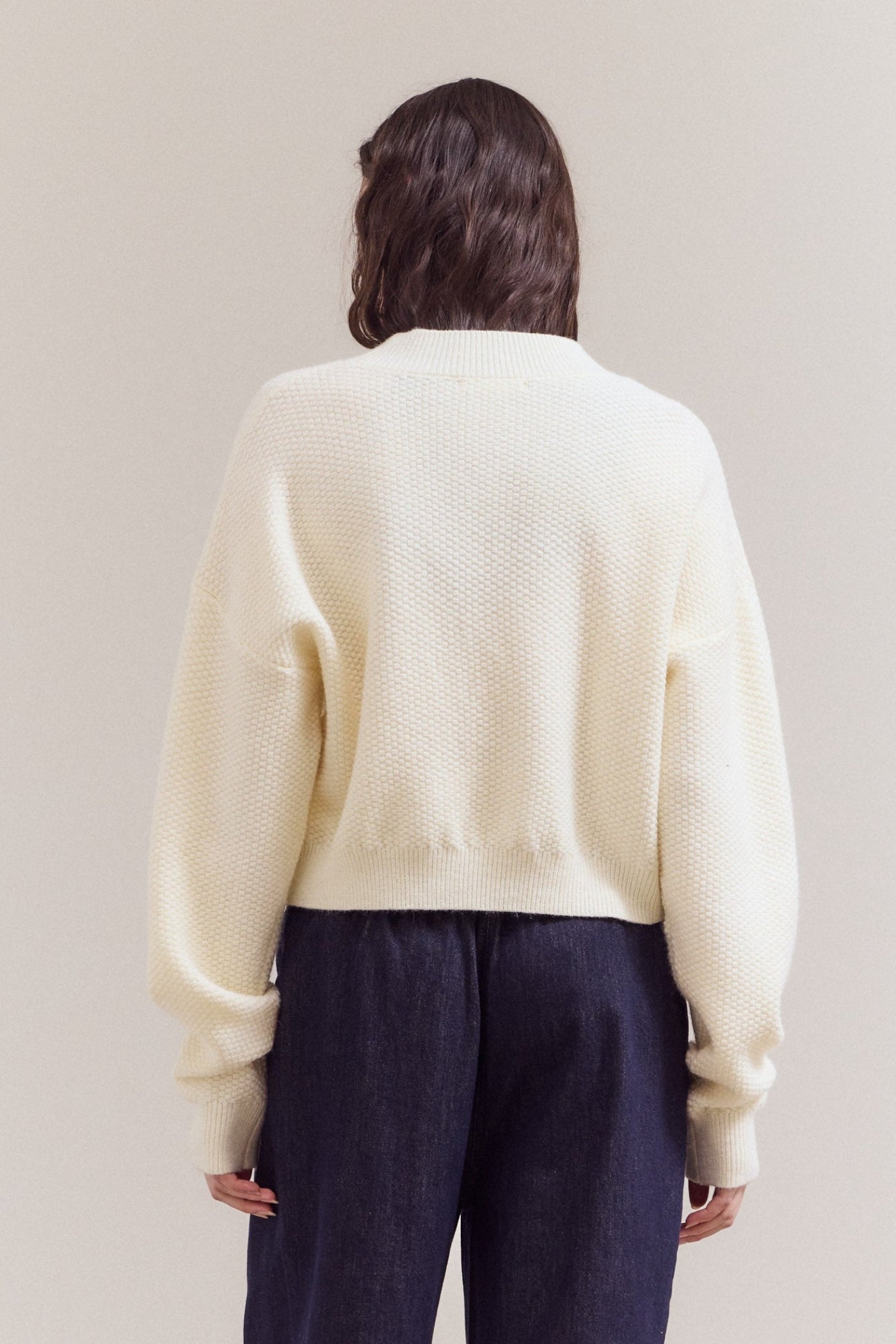 TEXTURED IVORY CREWNECK