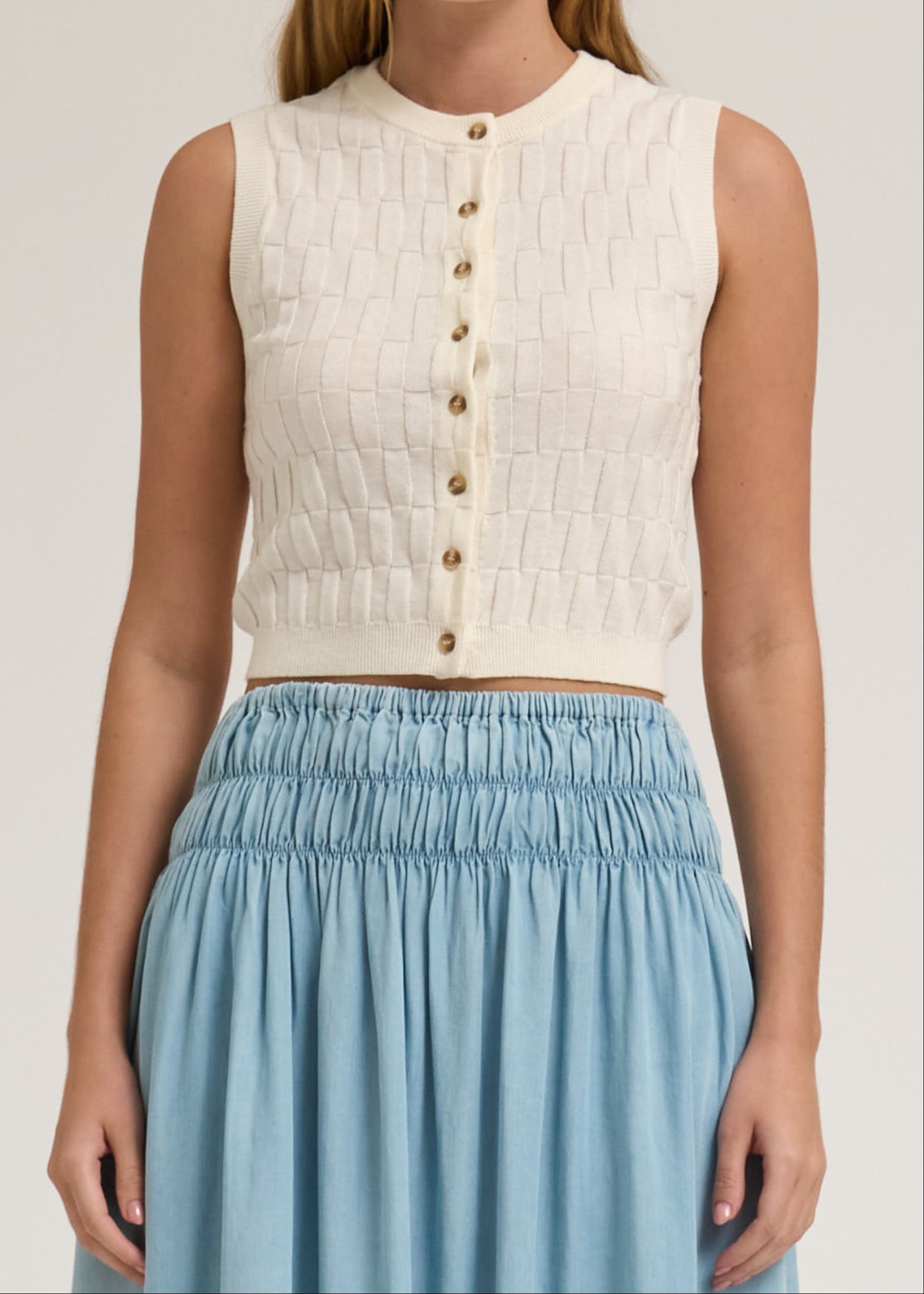 CHECKERED KNIT VEST