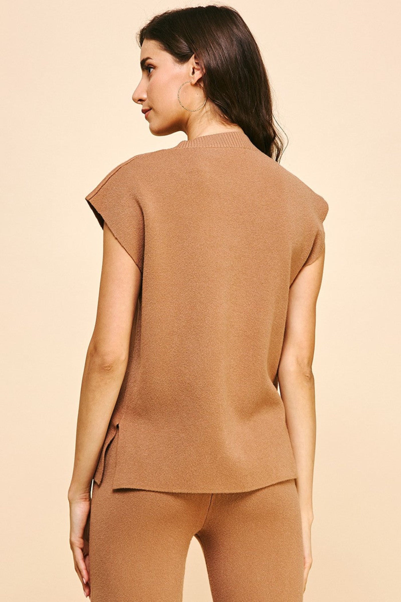 PINCH V-NECK SWEATER VEST – RELAXED WITH MODERN EDGE