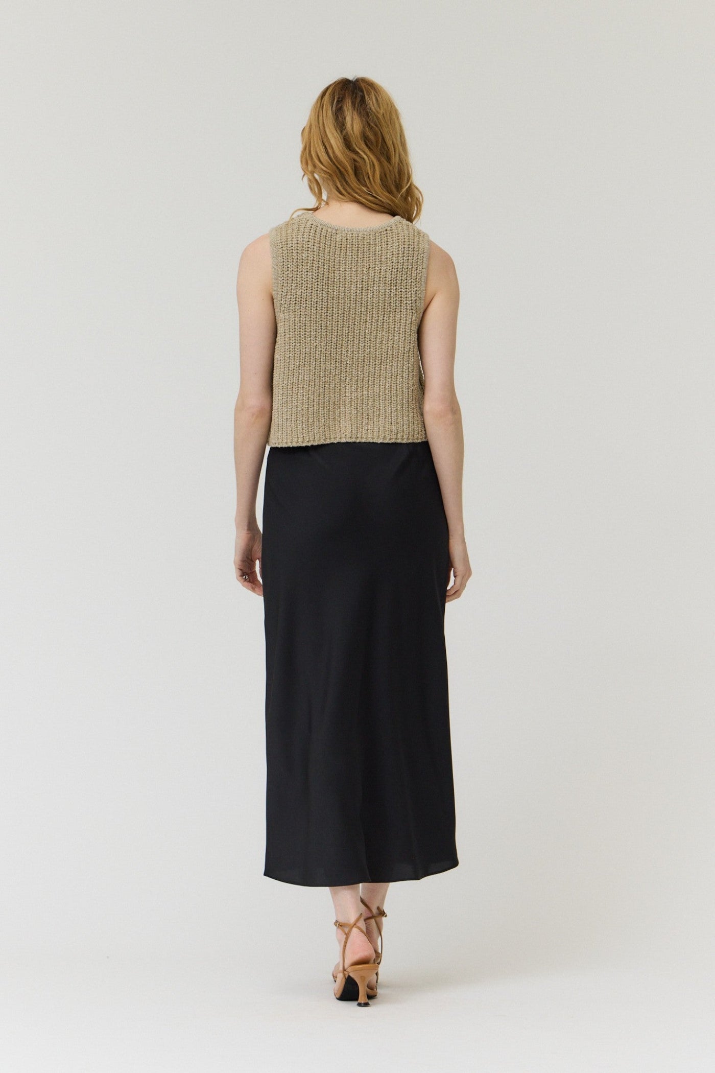 GRADE AND GATHER FLARED SATIN MAXI SKIRT – A FLOWY SATIN SKIRT IN BLACK AND ECRU FOR ELEVATED EVERYDAY STYLE