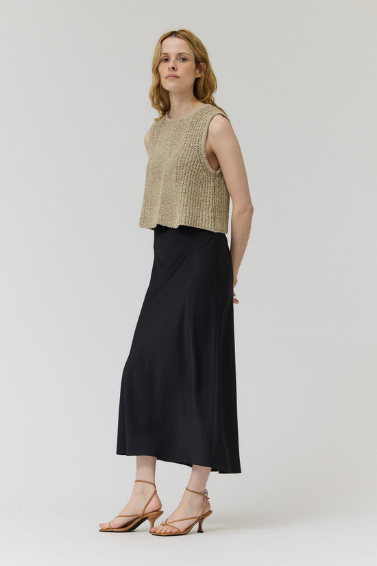 GRADE AND GATHER FLARED SATIN MAXI SKIRT – A FLOWY SATIN SKIRT IN BLACK AND ECRU FOR ELEVATED EVERYDAY STYLE