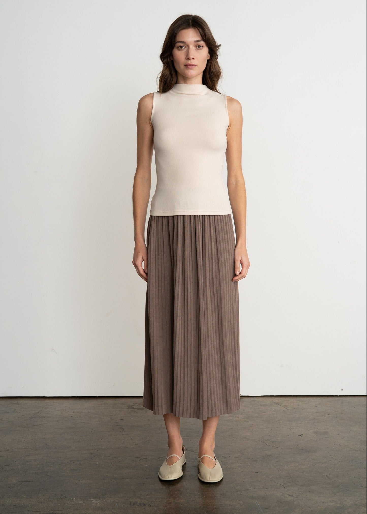 MOCHA PLEATED SKIRT