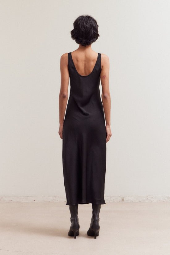 GRADE AND GATHER BLACK ROUND NECK MAXI SATIN DRESS