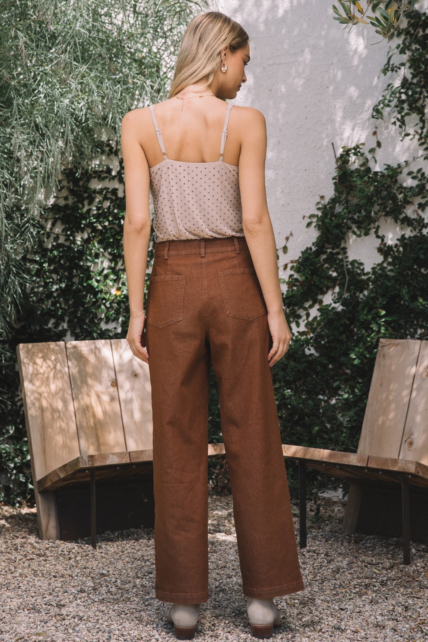 SKIES ARE BLUE WASHED COTTON TWILL PANTS – MOCHA BROWN PANTS WITH SIDE POCKETS AND A CASUAL, RELAXED FIT