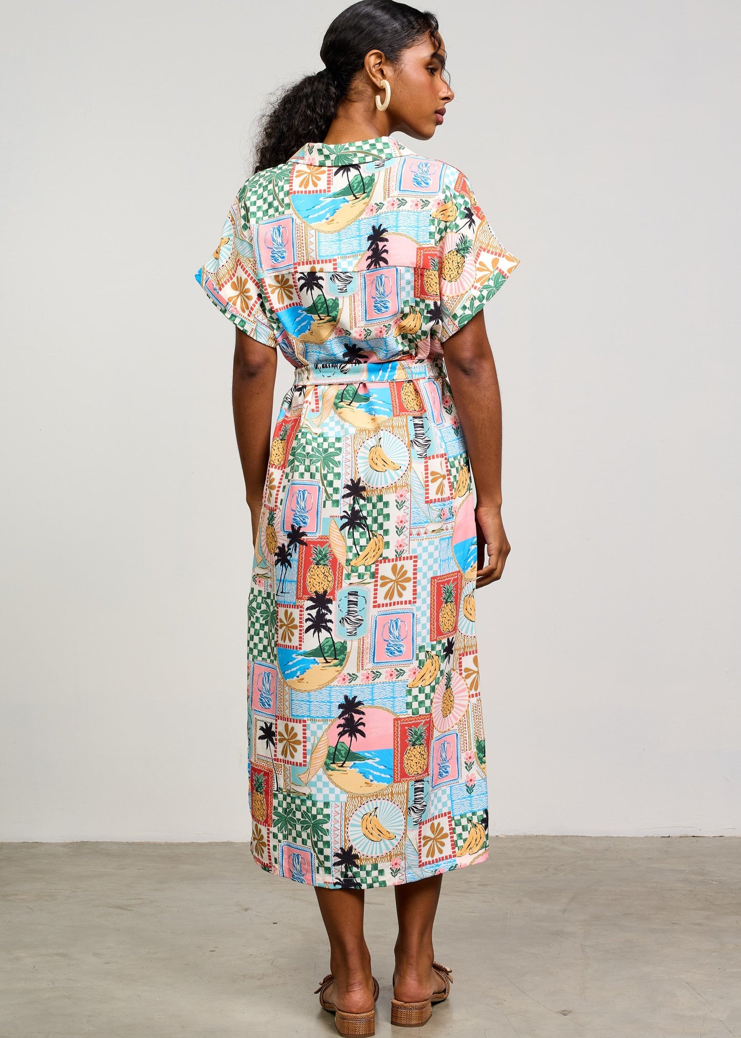 SKIES ARE BLUE THE PRINTED BUTTON FRONT MIDI DRESS – A BREEZY, WAIST-DEFINED SILHOUETTE WITH CLASSIC BUTTON DETAILS