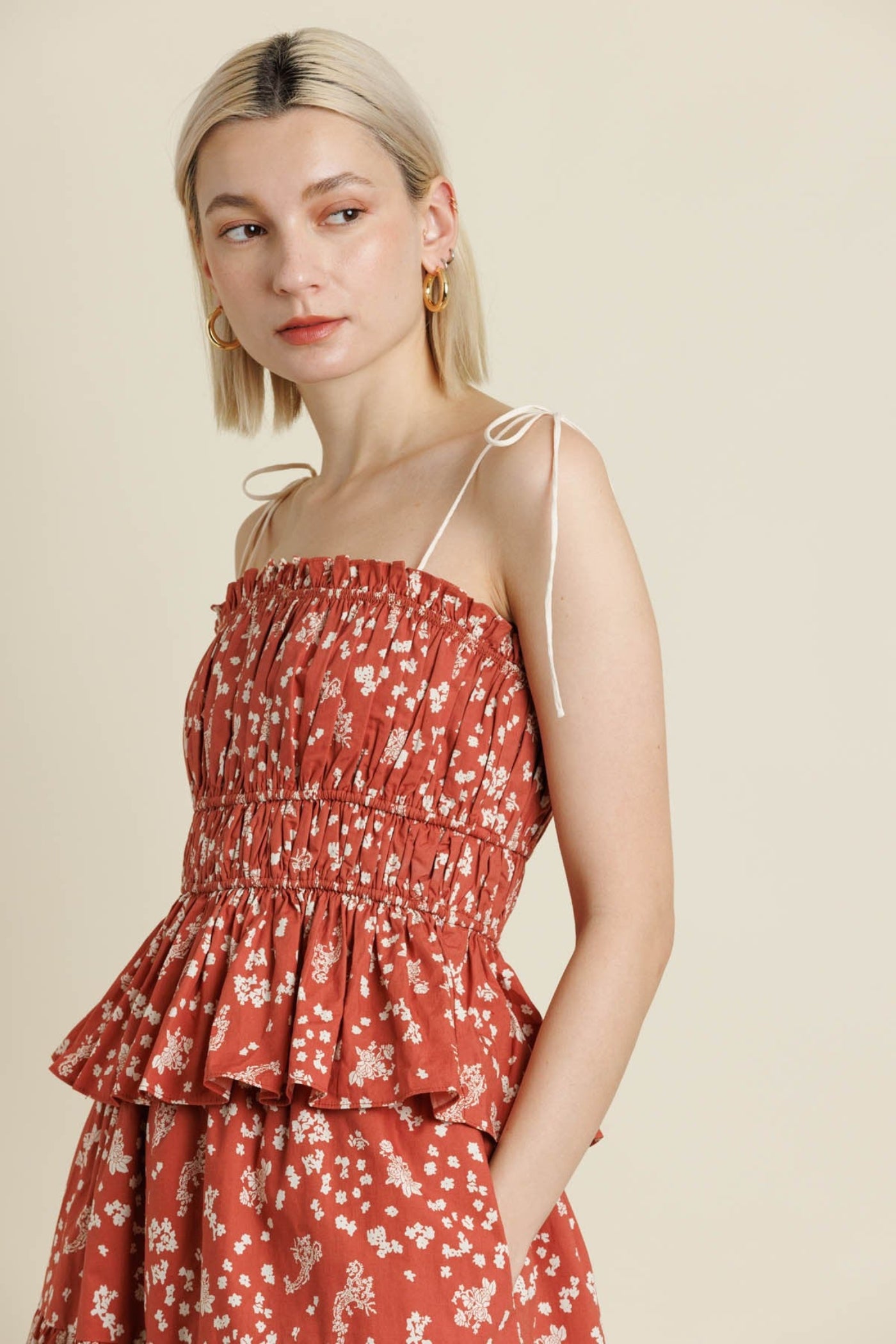 AUREUM FLORAL PRINTED TOP WITH TIES – A COTTON POPLIN BUSTIER-STYLE TOP WITH CONTRAST STRAPS AND A STRETCHY FIT