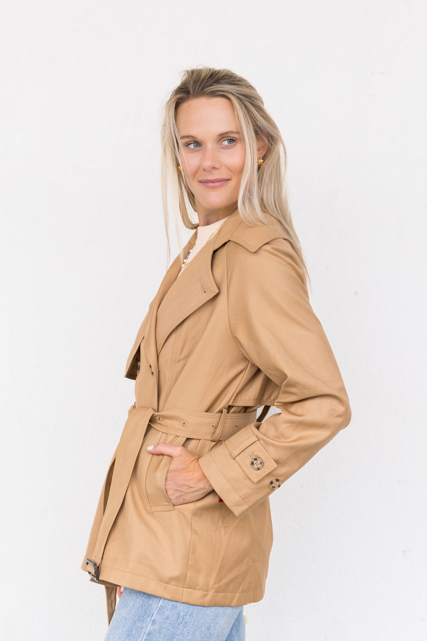 ATLAS SHORT KHAKI TRENCH COAT