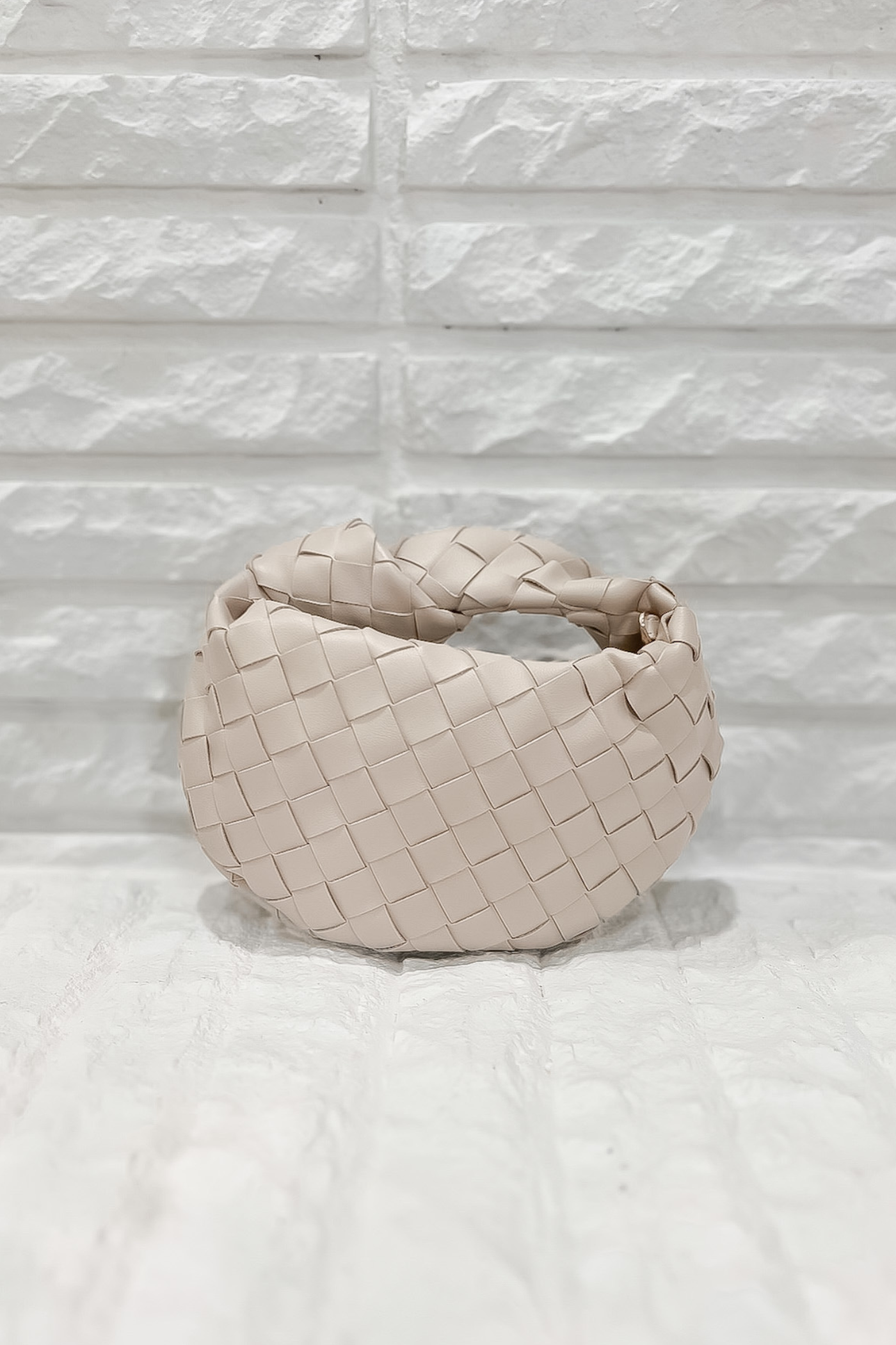 BC HANDBAGS WHITE BAG