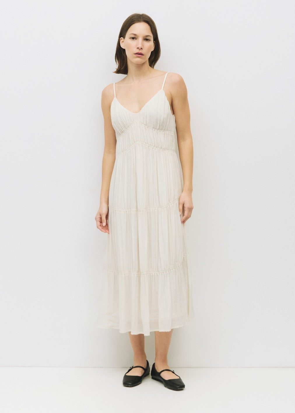 MOD REF THE KENDRA DRESS – A TEXTURED, FLOWING MAXI WITH SPAGHETTI STRAPS AND A RELAXED SILHOUETTE CREAM DRESS