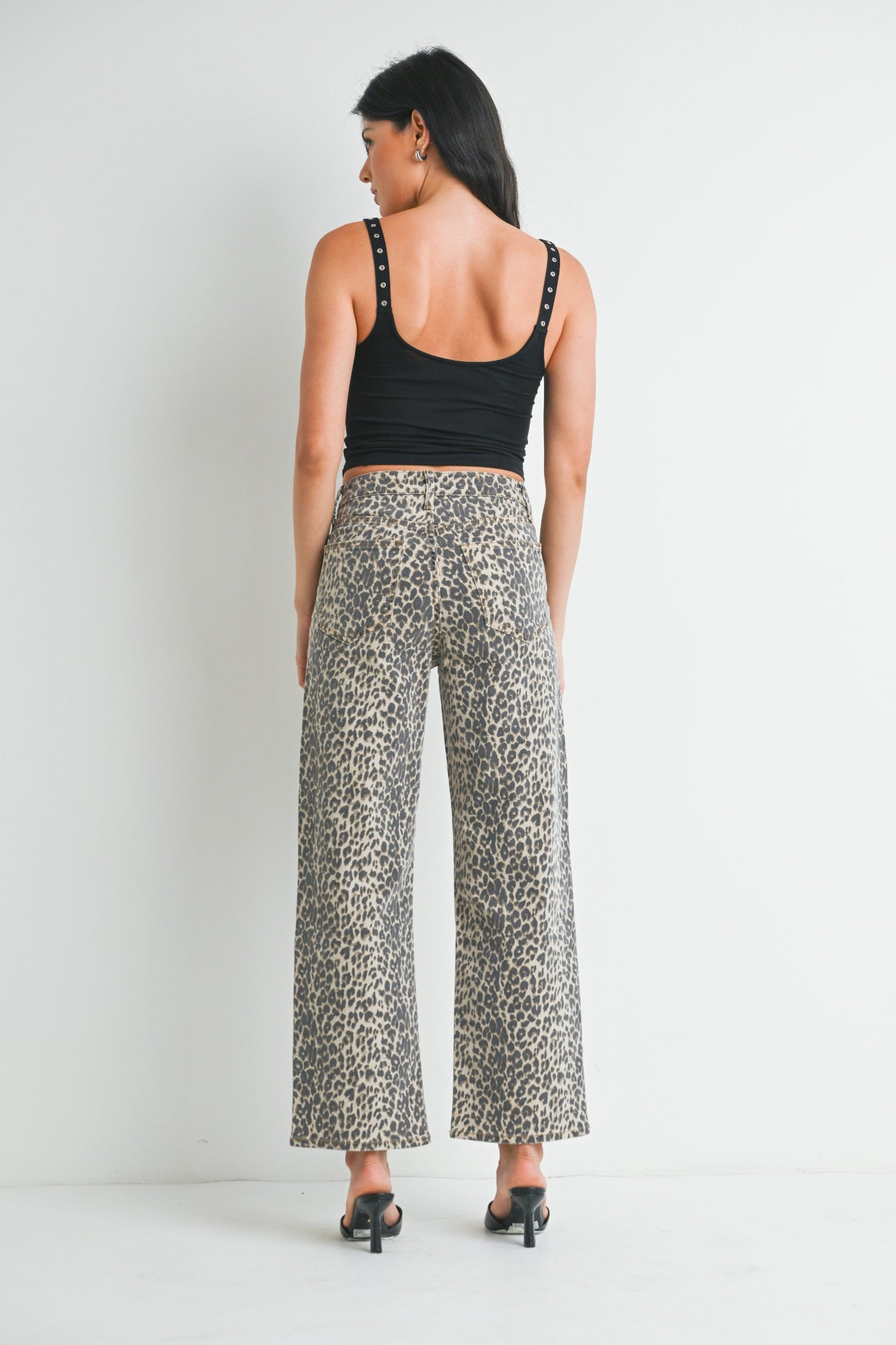 JUST BLACK DENIM HR VINTAGE STRAIGHT – HIGH RISE LEOPARD PRINT STRAIGHT LEG JEANS WITH A WILD TWIST
