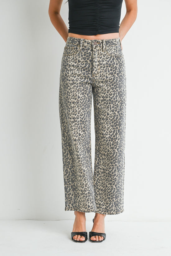 JUST BLACK DENIM HR VINTAGE STRAIGHT – HIGH RISE LEOPARD PRINT STRAIGHT LEG JEANS WITH A WILD TWIST
