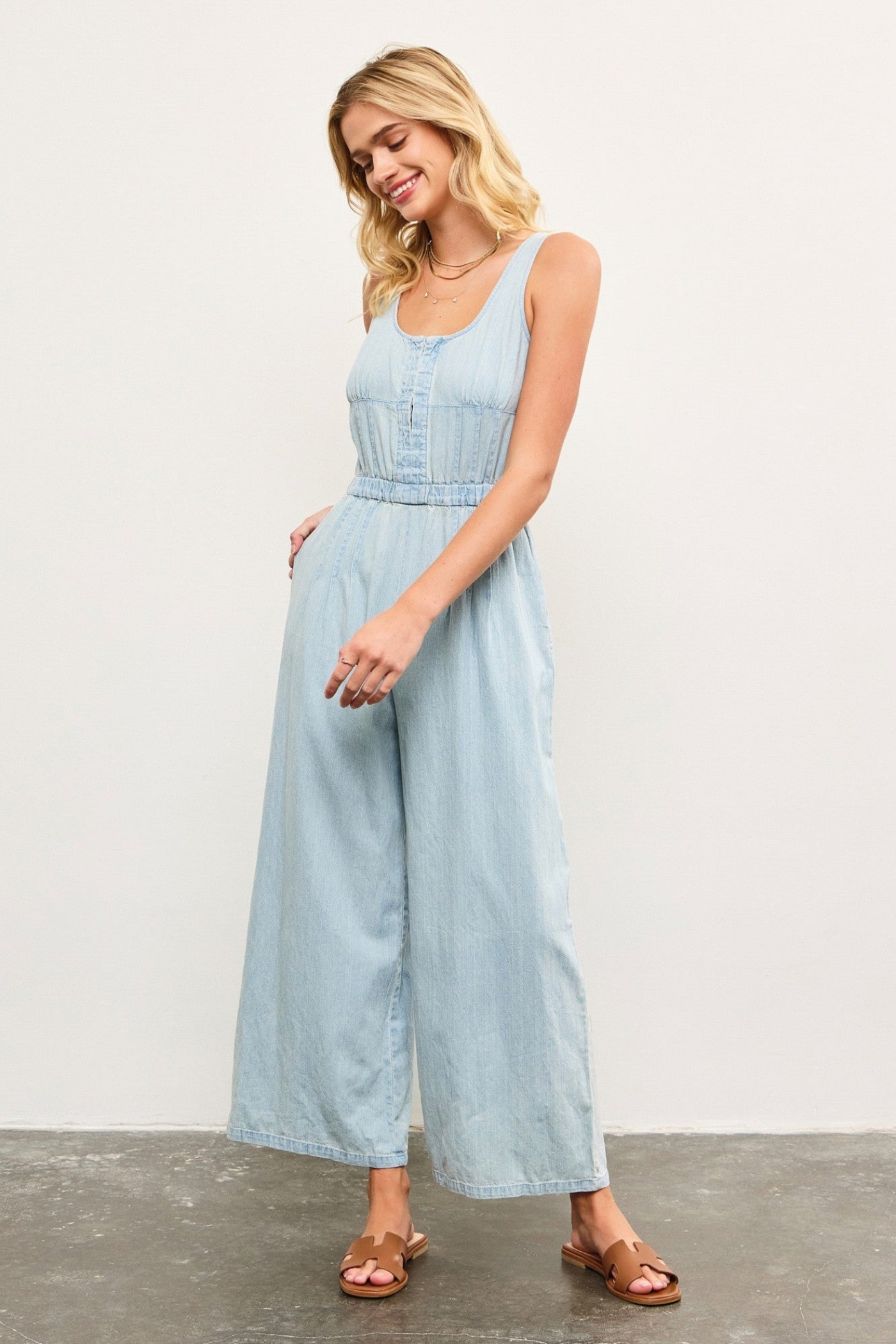 MUSTARD SEED FRONT HOOK-AND-EYE CLOSURE JUMPSUIT – FEMININE DETAILS WITH MODERN EASE