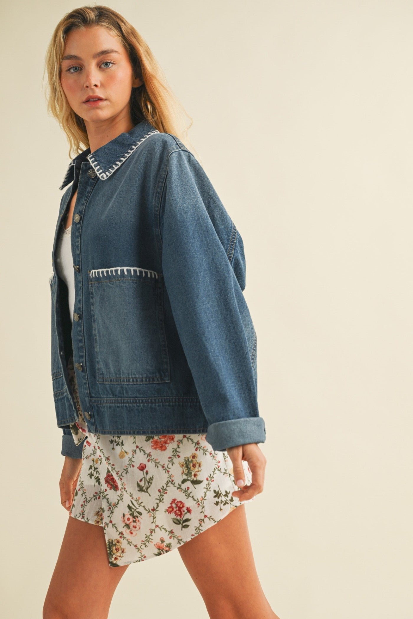 MUSTARD SEED BLANKET STITCH DENIM JACKET – A SLIGHTLY OVERSIZED COTTON JACKET WITH STITCHED TRIM IN CLASSIC BLUE