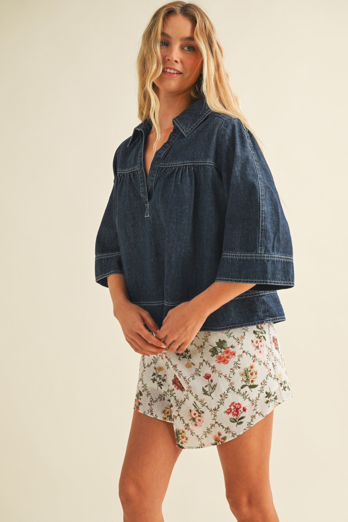MUSTARD SEED V-NECK DENIM SWING TOP – A RELAXED COTTON BLOUSE WITH A SWINGY SHAPE AND CLASSIC COLLAR
