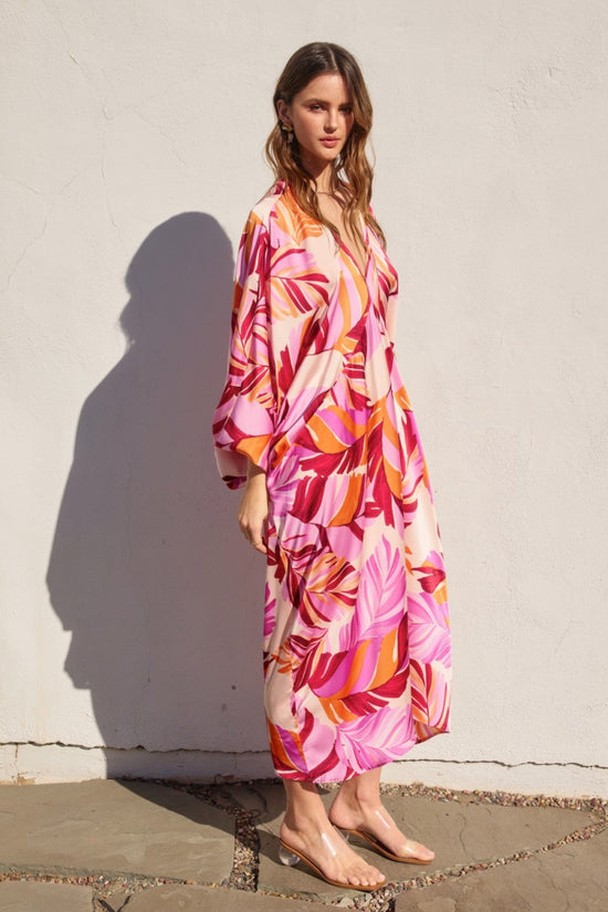 DRESS FORUM BERRY KISS MAXI KAFTAN DRESS – A TROPICAL SATIN KAFTAN WITH BATWING SLEEVES AND A FLOWY SILHOUETTE