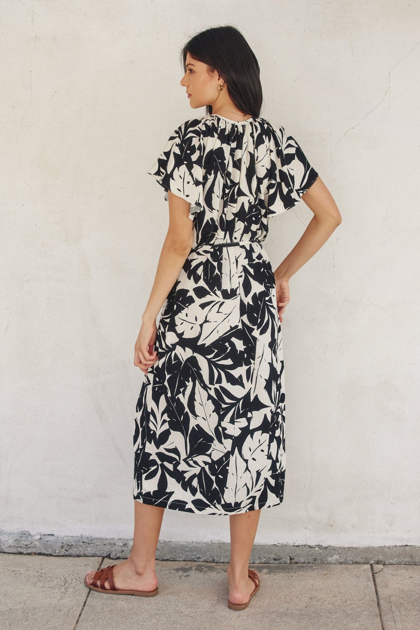 DRESS FORUM LOVE LETTER GATHERED NECK BUTTON DOWN DRESS – LEAF SHADOW PRINT MIDI WITH FLIRTY FLOW AND A FEMININE FIT