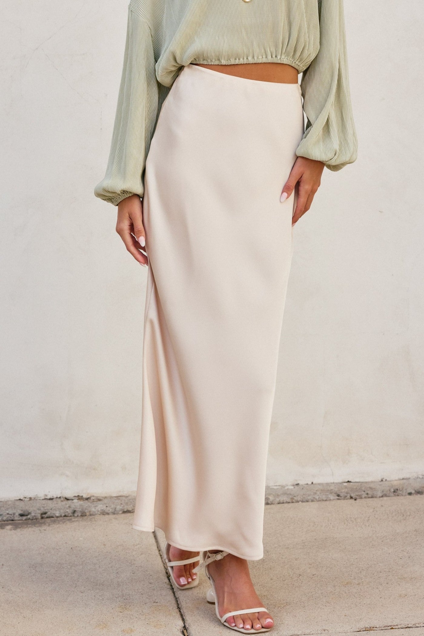 DRESS FORUM PULL-ON MAXI SKIRT – CHAMPAGNE