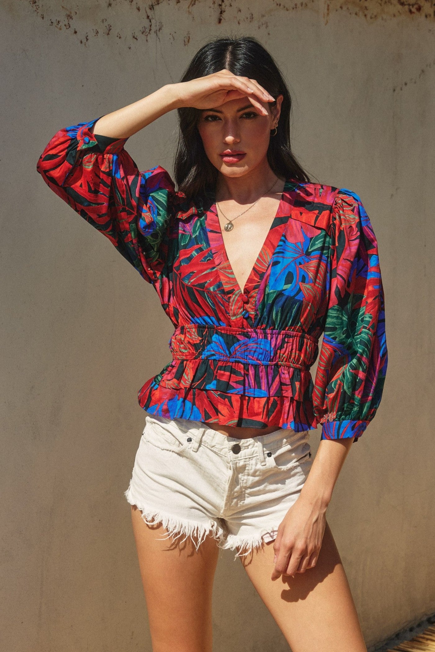 DRESS FORUM HOT SHOT CINCHED WAIST FLARED HEM TOP – A TROPICAL PRINT COTTON TOP WITH A CINCHED WAIST AND FLIRTY FLARED HEM