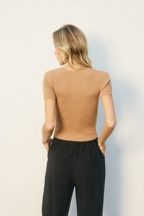 DRESS FORUM LIGHT KNIT SQUARE NECK SHORT SLEEVE TOP – FLATTERING & VERSATILE