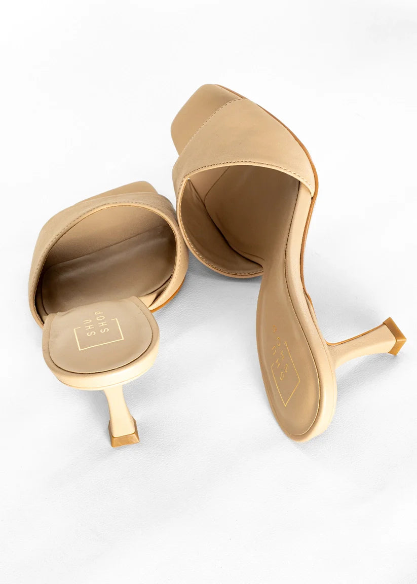 HOLIDAY NUDE HEEL