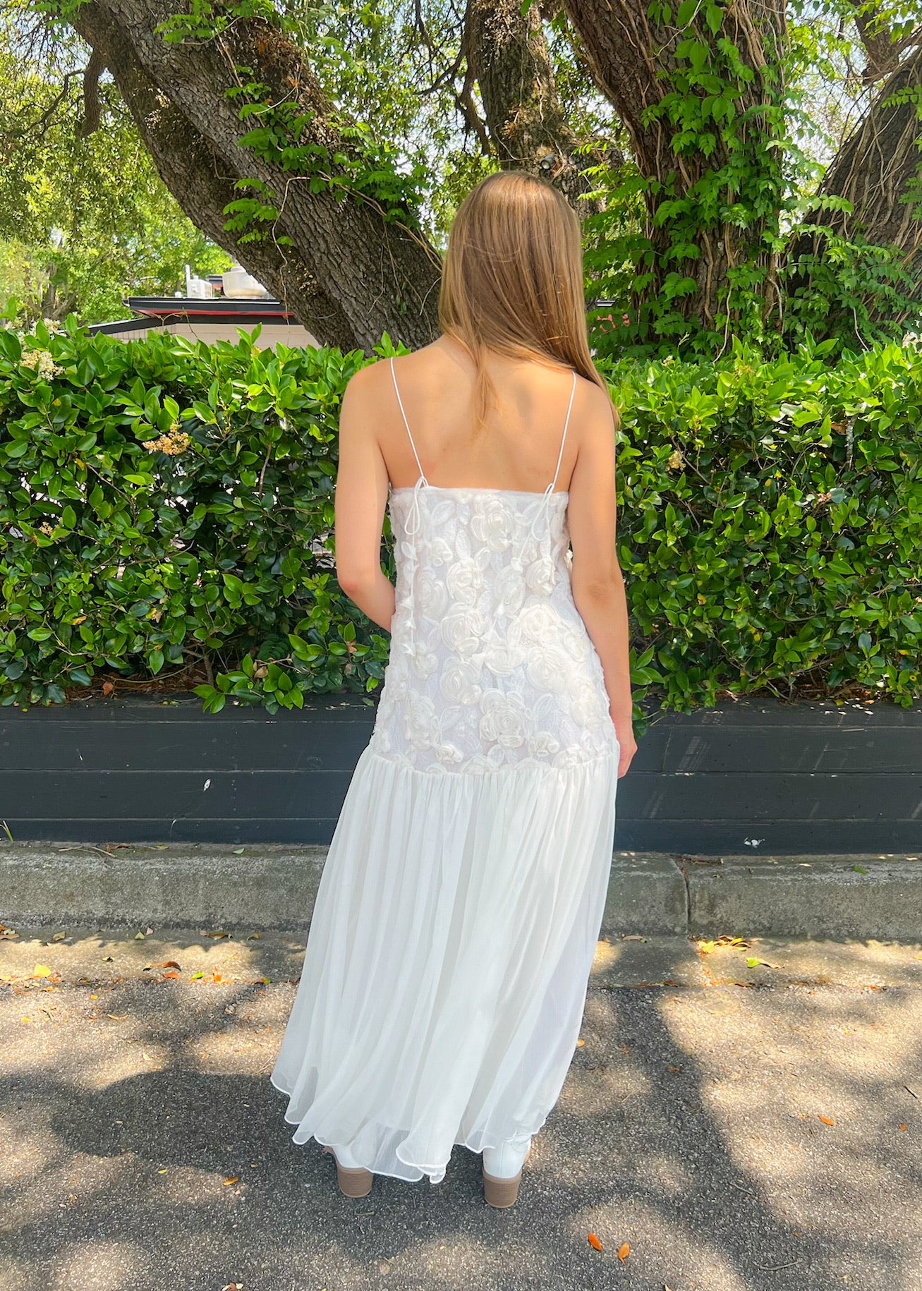 LUCY PARIS WHISPER PETAL TEXTURED MAXI DRESS – ROMANTIC FLORAL APPLIQUÉ MAXI WITH SWEETHEART NECKLINE