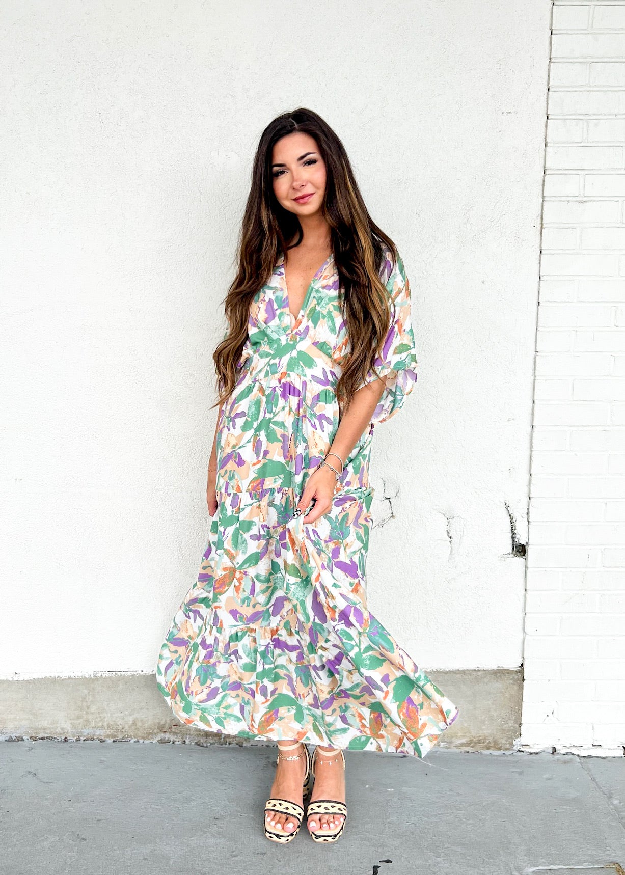 LUELLE ABSTRACT FLORAL MAXI DRESS – BREEZY, BOLD, AND BEAUTIFULLY FLOWY