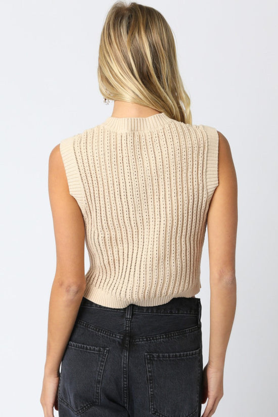 OLIVACEOUS ELIZA SWEATER VEST – A SLEEVELESS SWEATER VEST WITH BUTTON DOWN DETAIL