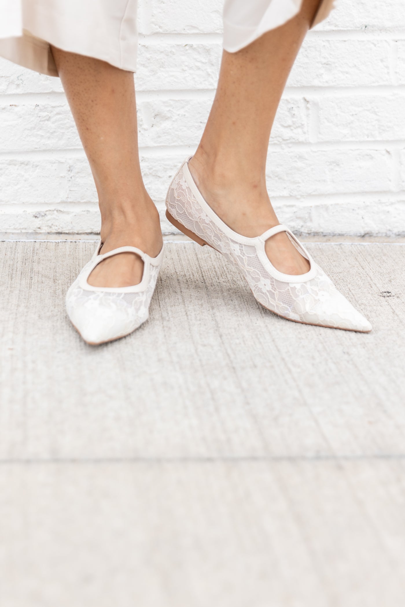 FLEUR LACE FLATS