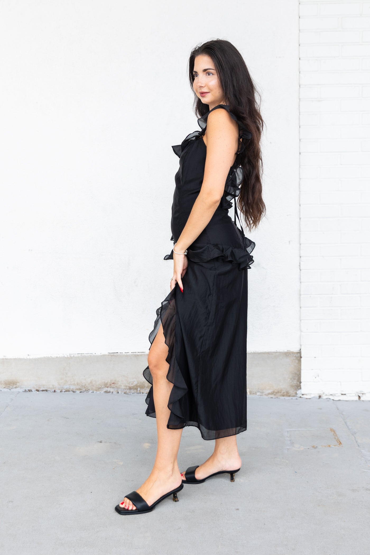 STORIA BLACK SLIT MIDI RUFFLED DRESS