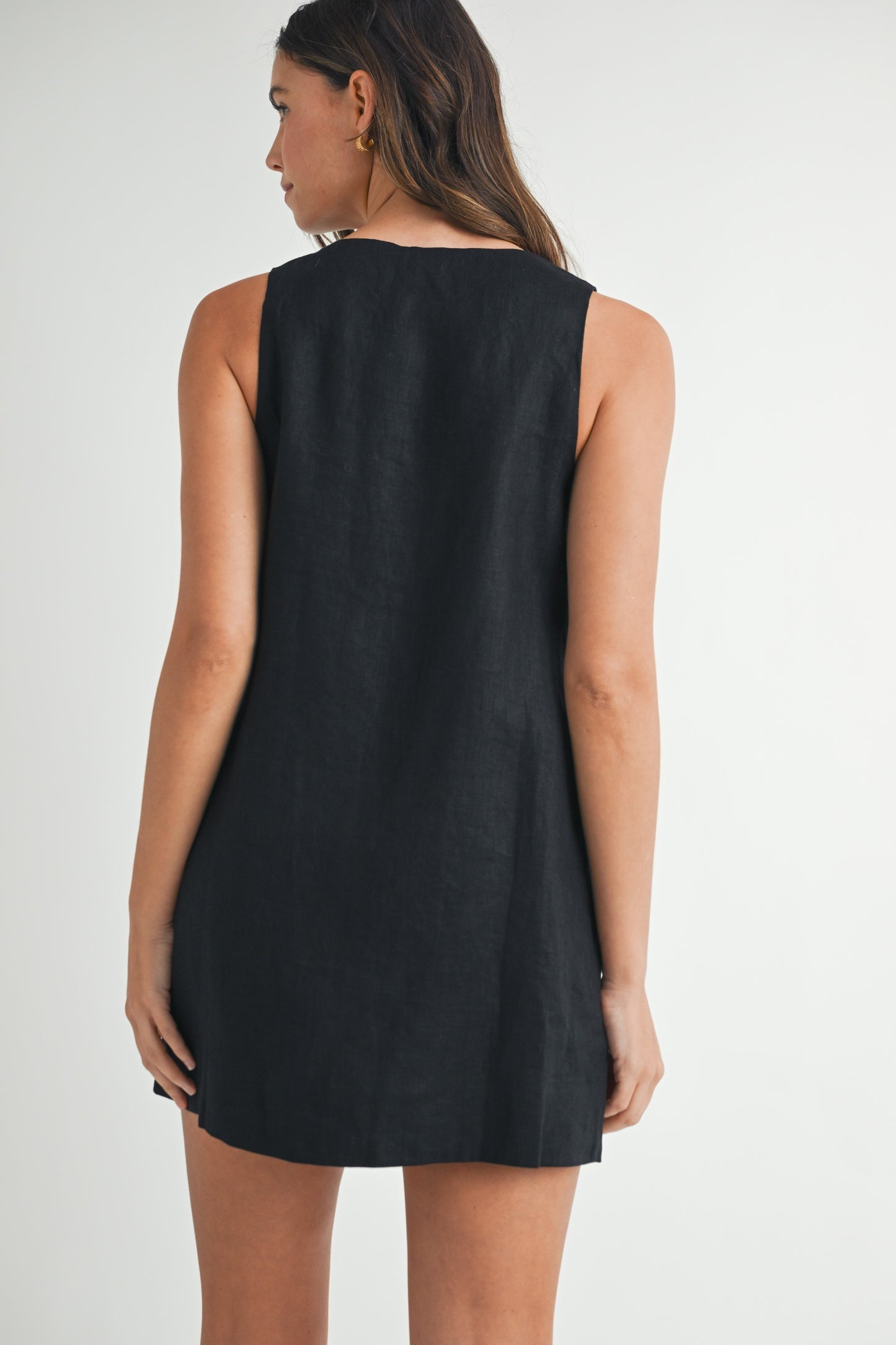 MABLE LINEN SCALLOP BUTTON DETAIL MINI DRESS – EFFORTLESS ELEGANCE