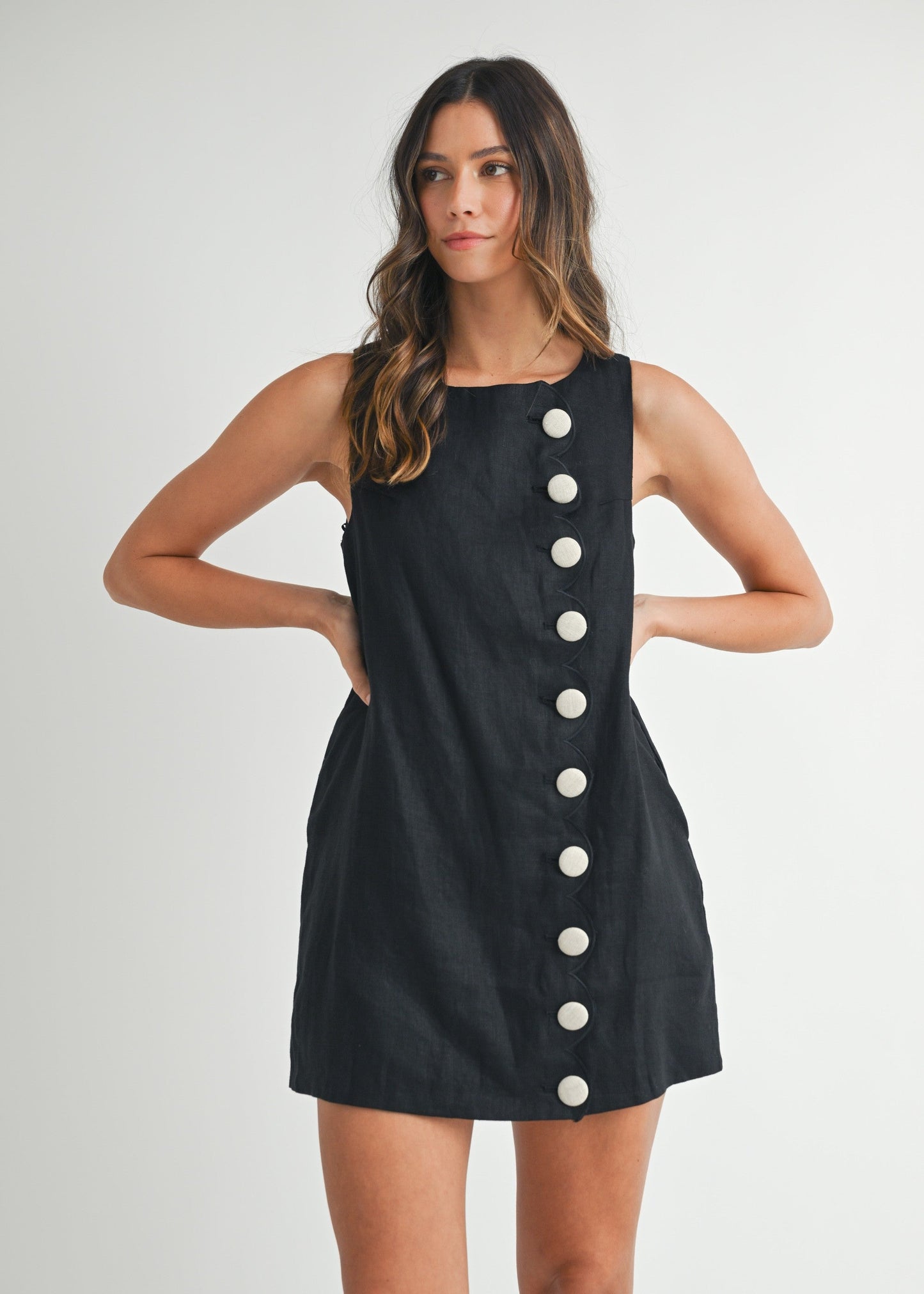 MABLE LINEN SCALLOP BUTTON DETAIL MINI DRESS – EFFORTLESS ELEGANCE