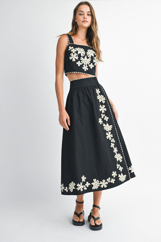 MABLE FLORAL EMBROIDERED CROP TOP – BLACK/IVORY