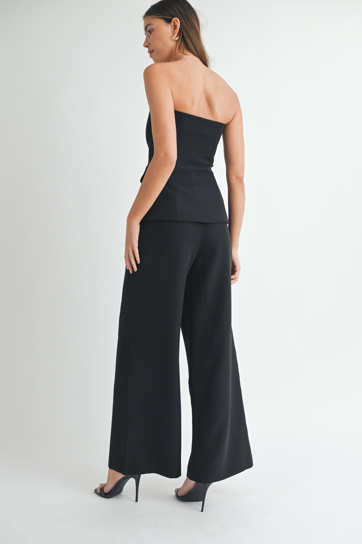 MABLE CREPE BUTTON FRONT TUBE TOP – BLACK