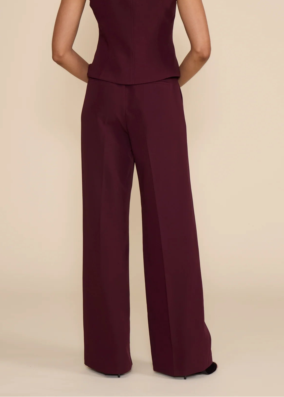 WINE STRUCTURED WIDE-LEG PANTS