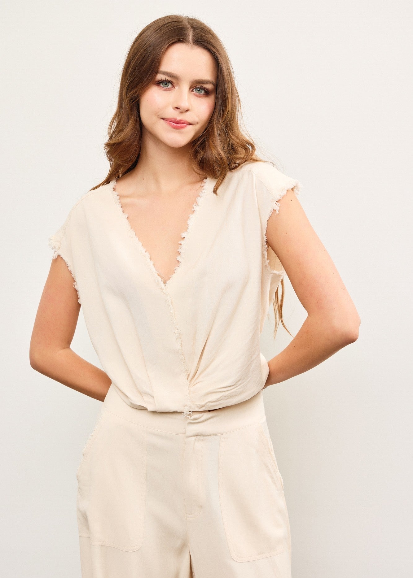 MUSTARD SEEED CUT EDGE V-NECK GATHERED SLEEVELESS TOP – MODERN, MINIMAL, AND EFFORTLESSLY COOL