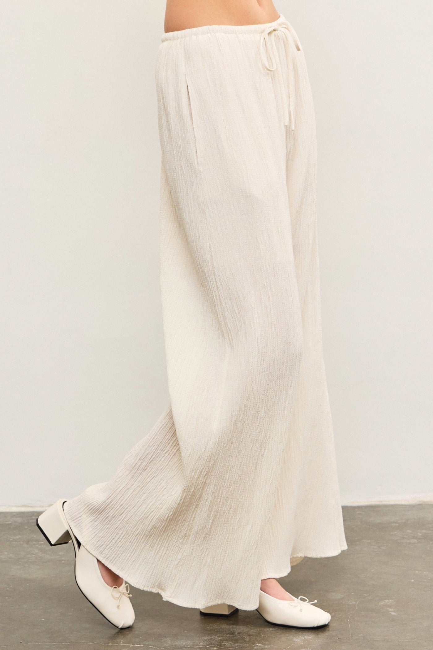MUSTARD SEED ELASTIC WAIST WIDE LEG PANTS – WOVEN TROUSERS WITH TIE WAISTBAND