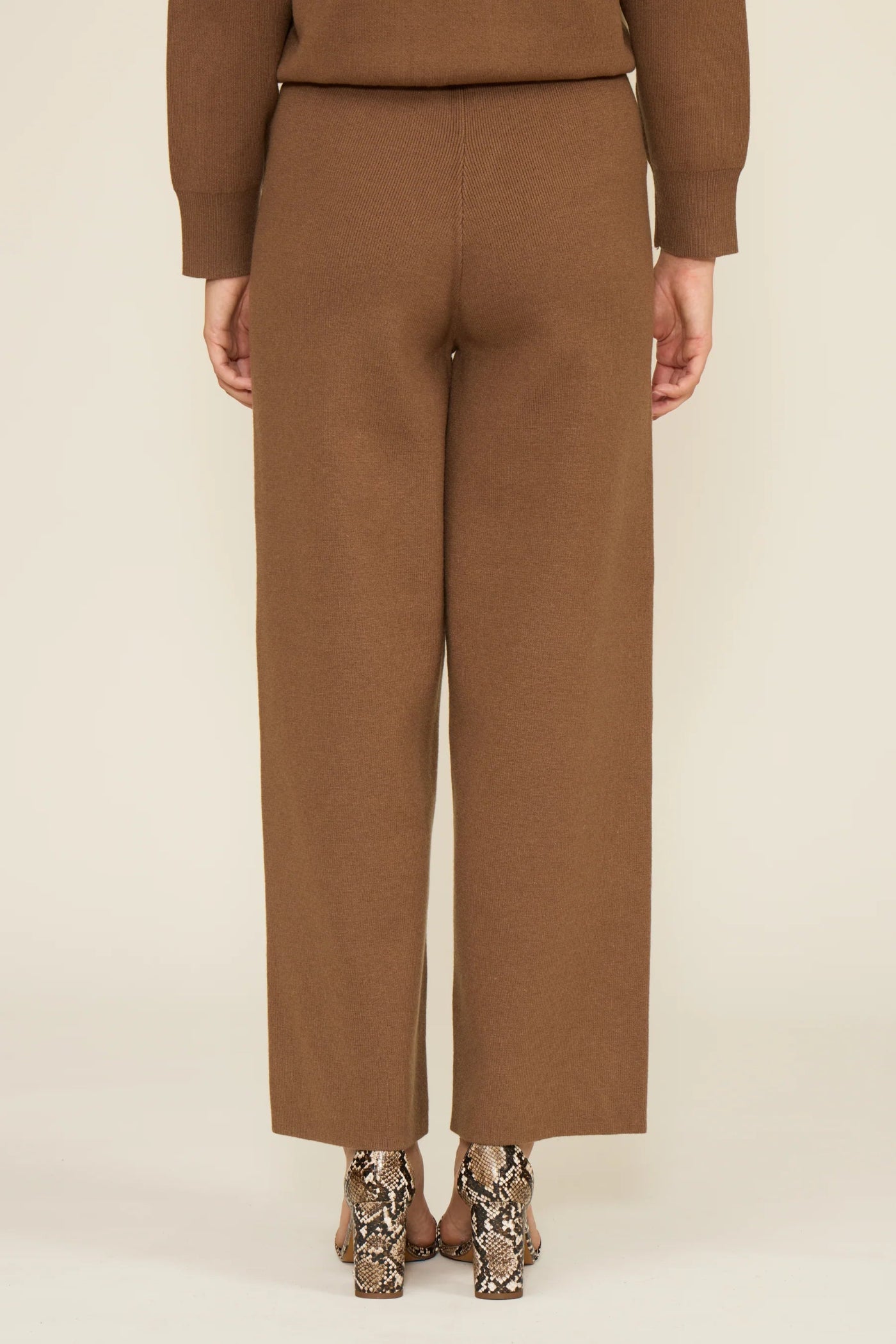BROWN KNIT PANTS