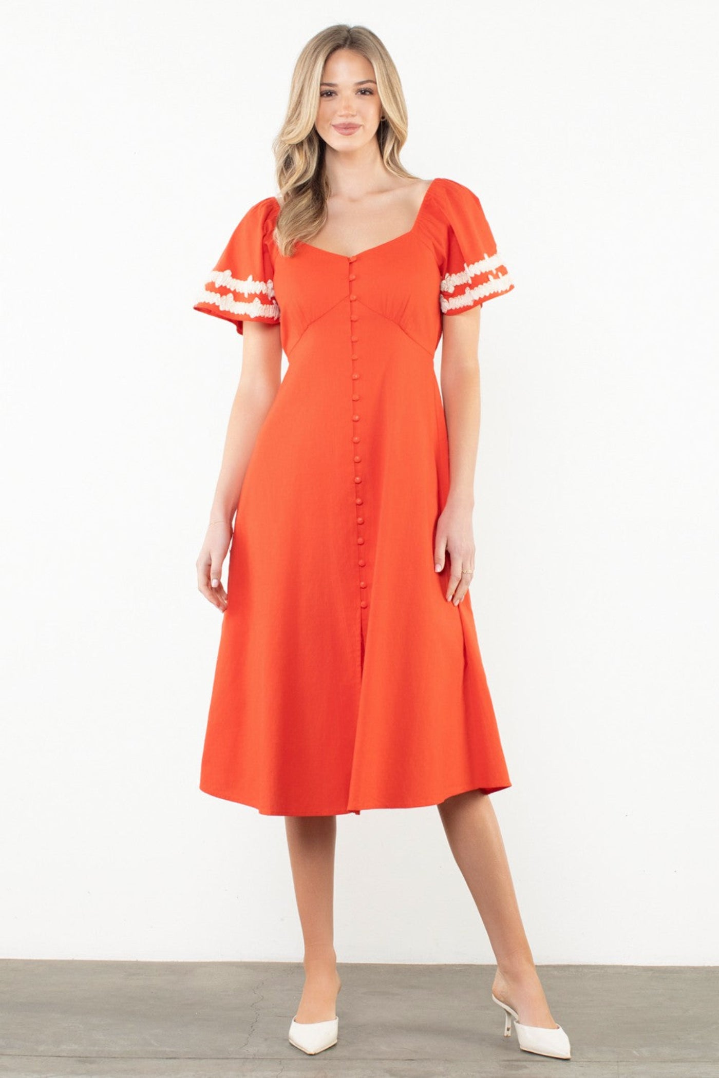 THML SHIRRED SLEEVE FRONT SLIT MIDI DRESS – AN ORANGE BUTTON-FRONT DRESS WITH A FEMININE FIT AND SIDE SLIT