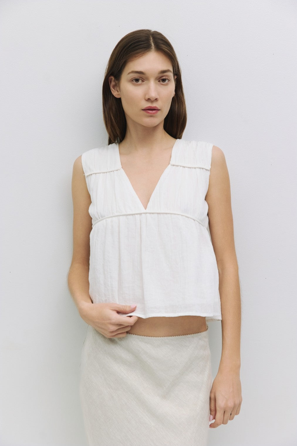 MOD REF CORA PANELED OFF WHITE SLEEVELESS TOP