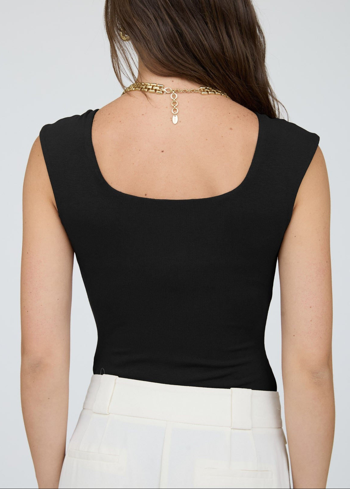 BLACK CAP SLEEVE SCOOP BODYSUIT