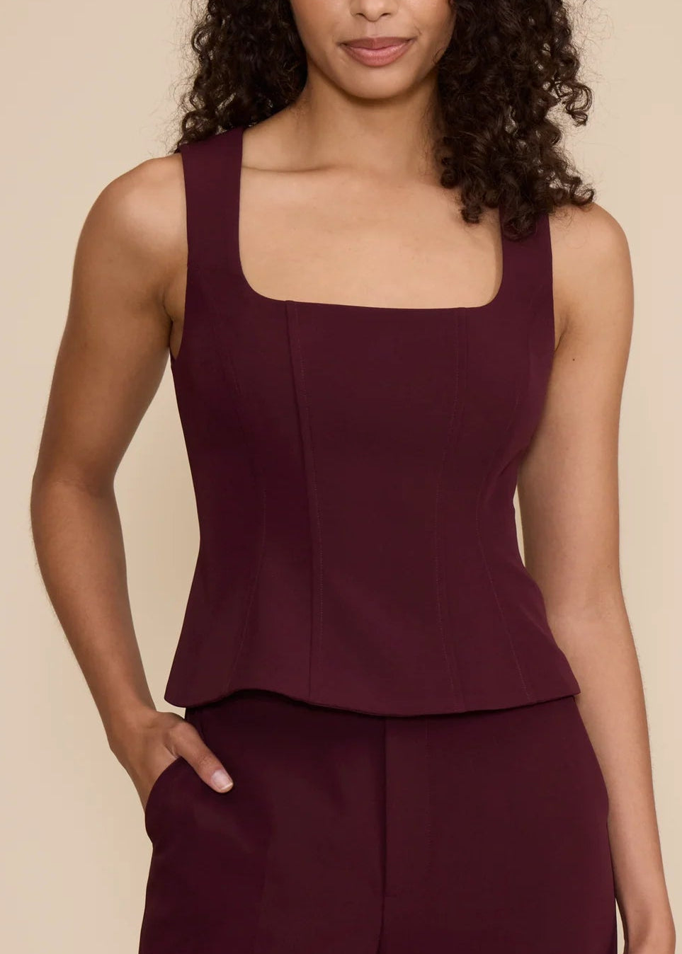 WINE SLEEVELESS PEPLUM TOP