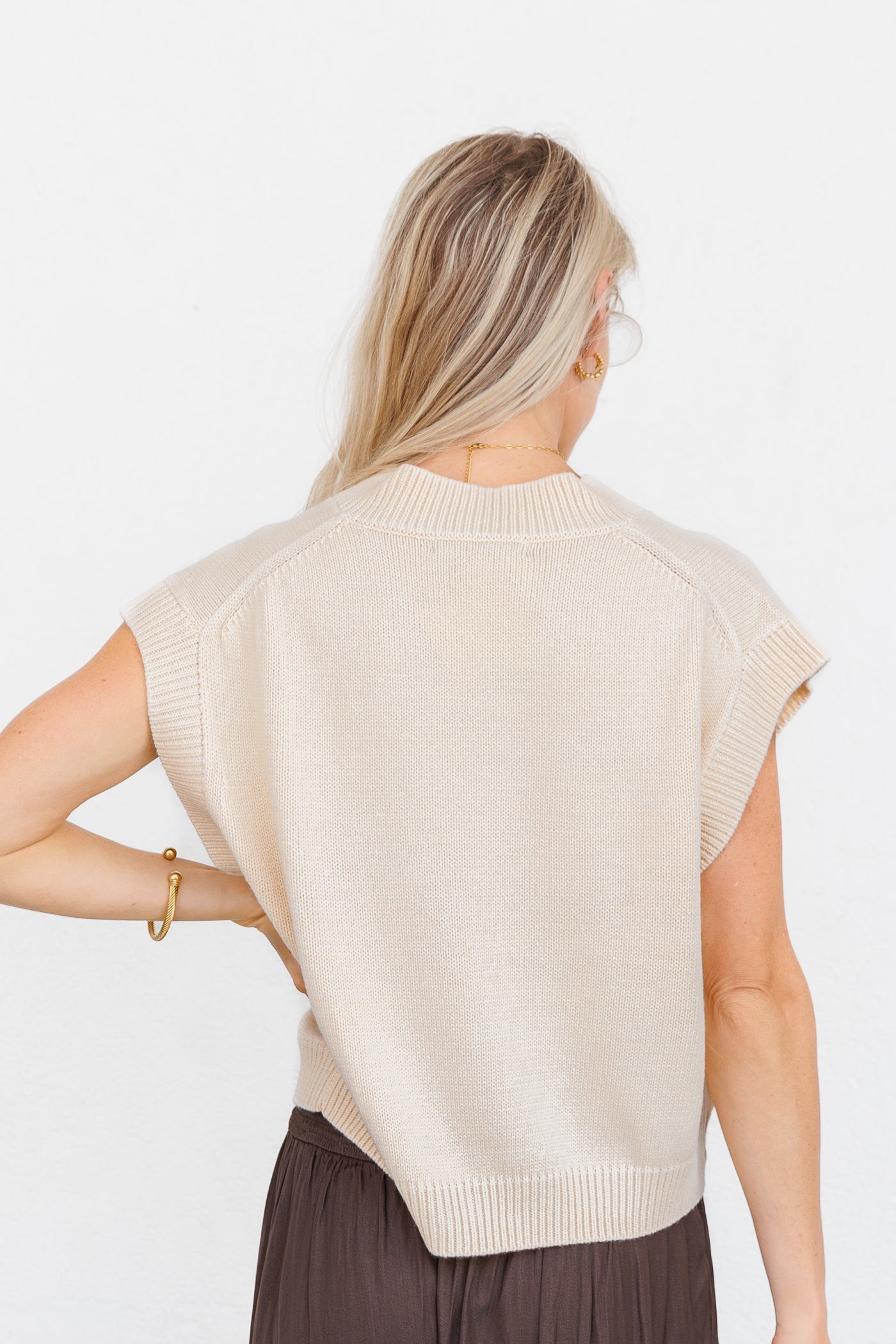 OLIVACEOUS  KNIT SWEATER VEST