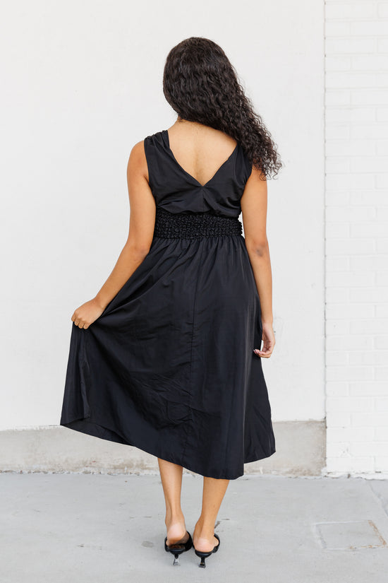 GRADE & GATHER BLACK SMOCKED WAIST DRESS V NECKLINE